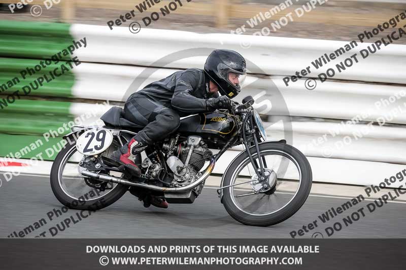 Vintage motorcycle club;eventdigitalimages;mallory park;mallory park trackday photographs;no limits trackdays;peter wileman photography;trackday digital images;trackday photos;vmcc festival 1000 bikes photographs